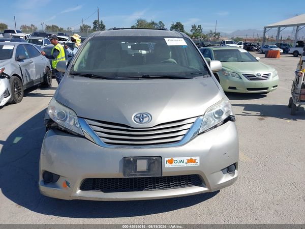 2017 TOYOTA SIENNA LE 8 PASSENGER