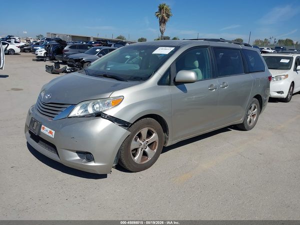 2017 TOYOTA SIENNA LE 8 PASSENGER