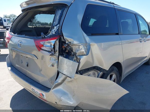 2017 TOYOTA SIENNA LE 8 PASSENGER