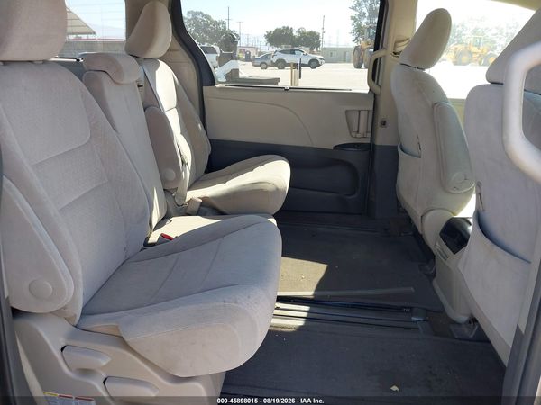 2017 TOYOTA SIENNA LE 8 PASSENGER