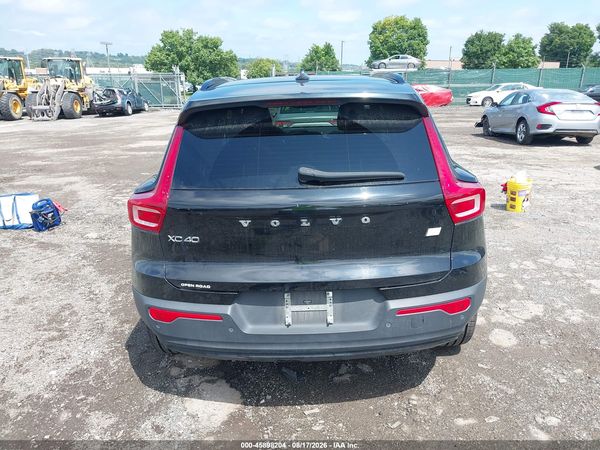 2022 VOLVO XC40 RECHARGE PURE ELECTRIC P8 TWIN PLUS