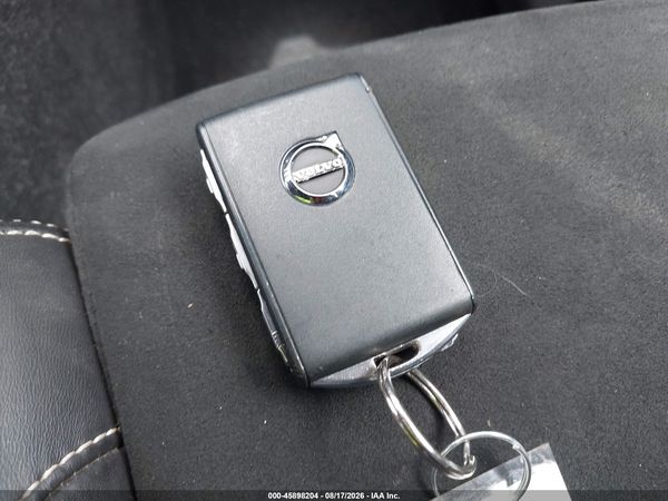 2022 VOLVO XC40 RECHARGE PURE ELECTRIC P8 TWIN PLUS