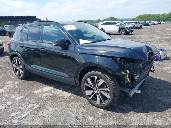 2022 VOLVO XC40 RECHARGE PURE ELECTRIC P8 TWIN PLUS