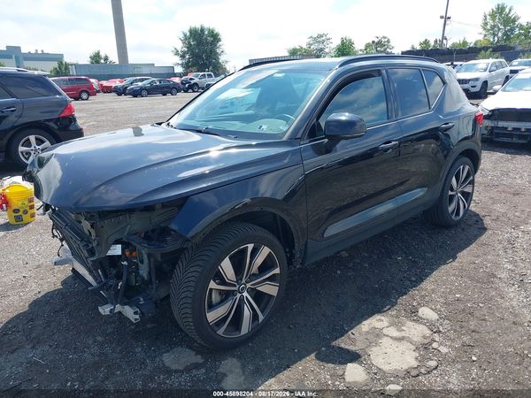 2022 VOLVO XC40 RECHARGE PURE ELECTRIC P8 TWIN PLUS