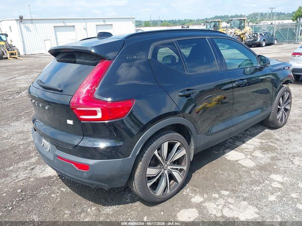 2022 VOLVO XC40 RECHARGE PURE ELECTRIC P8 TWIN PLUS