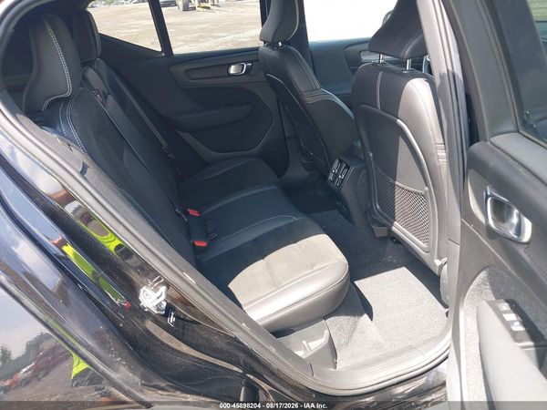 2022 VOLVO XC40 RECHARGE PURE ELECTRIC P8 TWIN PLUS