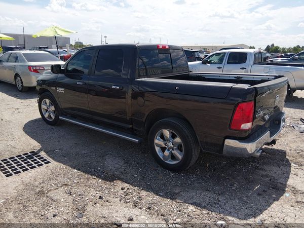 2016 RAM 1500 SLT
