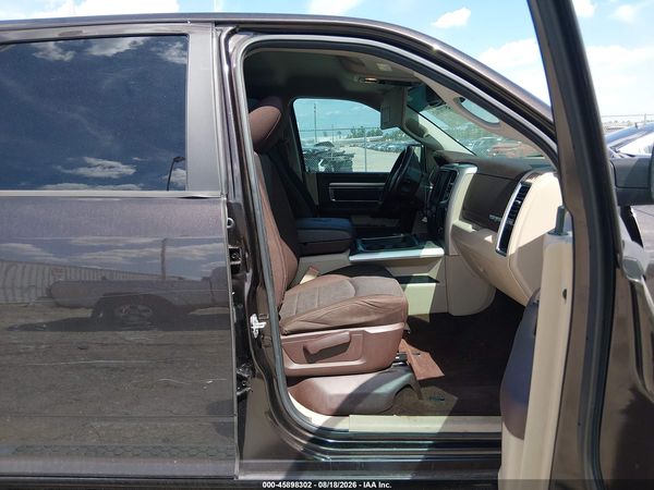 2016 RAM 1500 SLT