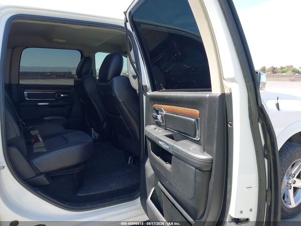 2017 RAM 1500 LARAMIE  4X4 5'7 BOX