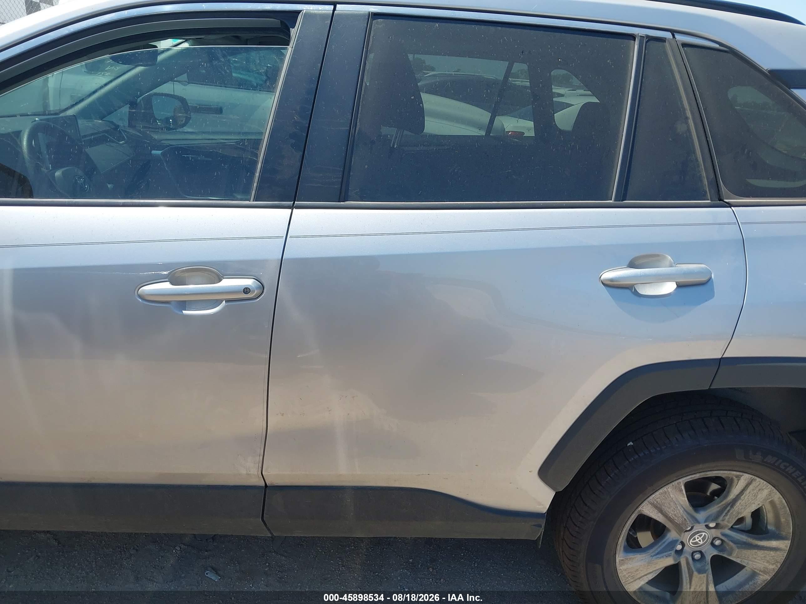 2024 TOYOTA RAV4 XLE