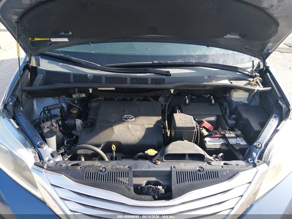 2015 TOYOTA SIENNA