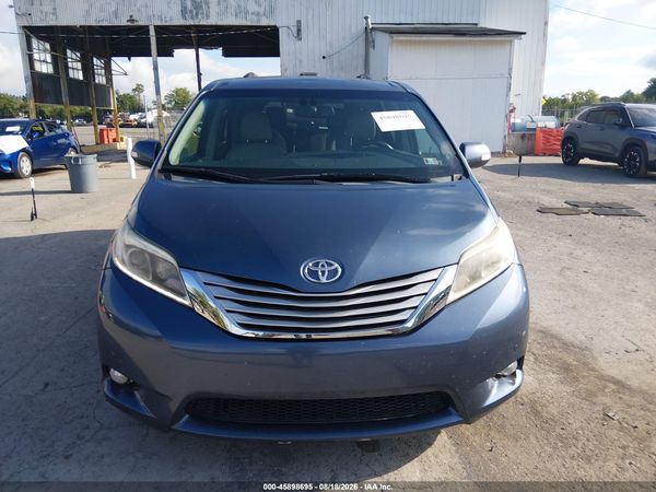 2015 TOYOTA SIENNA