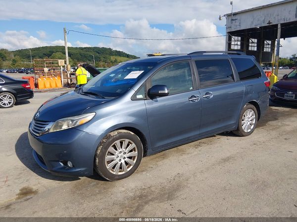 2015 TOYOTA SIENNA