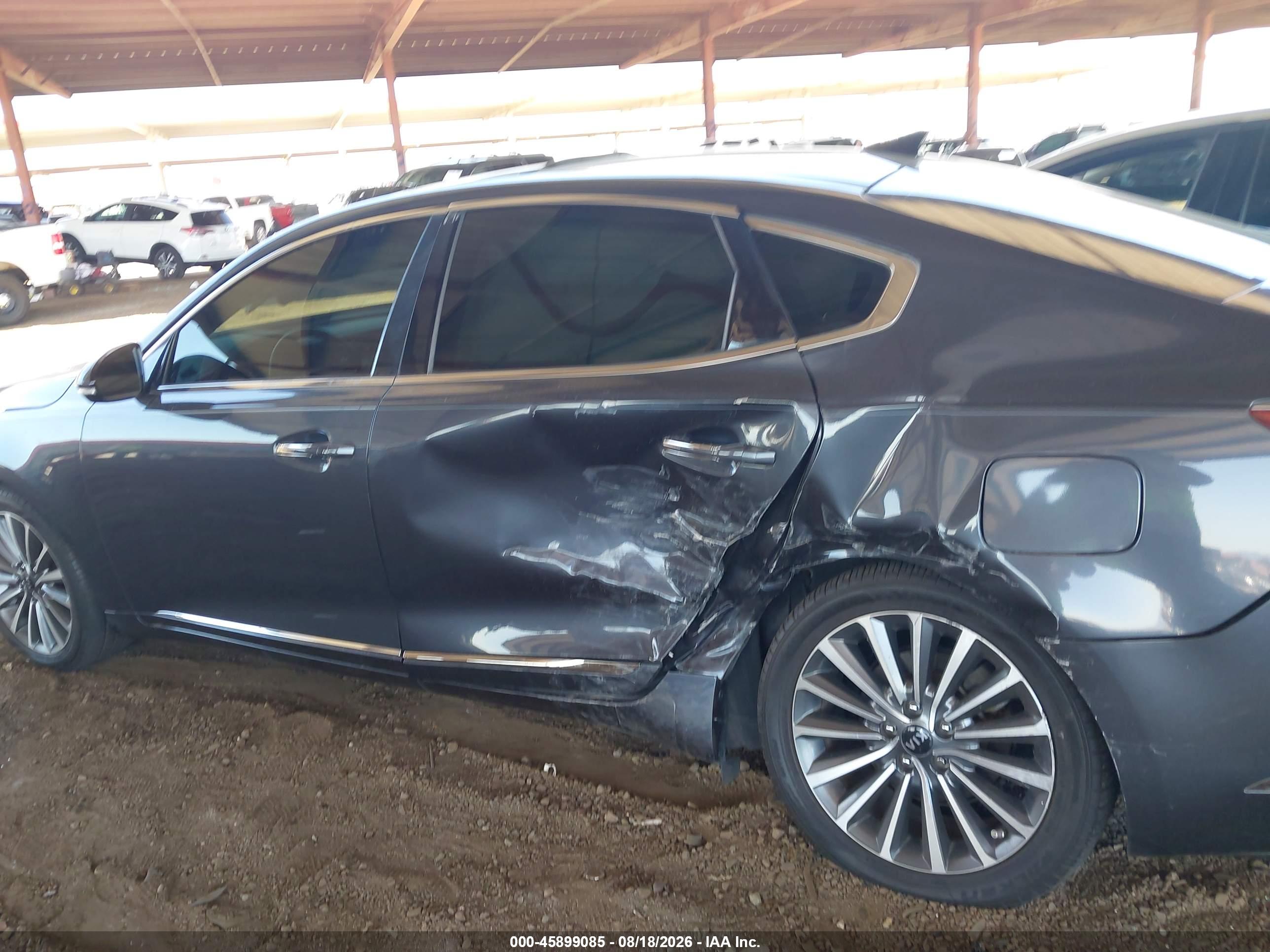2017 KIA CADENZA PREMIUM