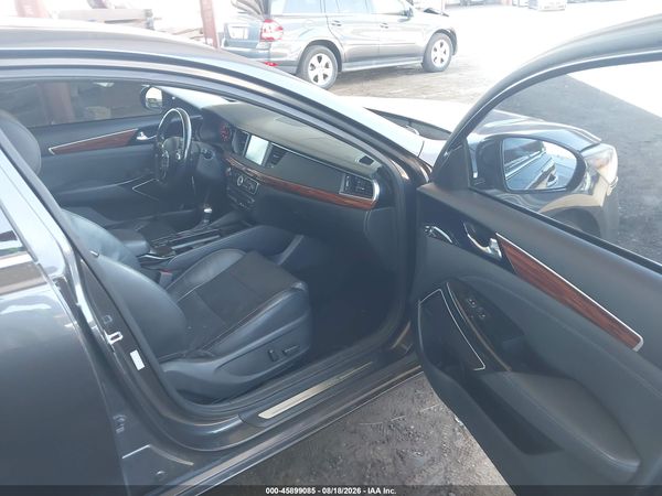2017 KIA CADENZA PREMIUM