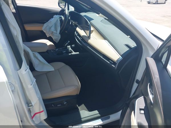 2025 CADILLAC XT4 FWD PREMIUM LUXURY