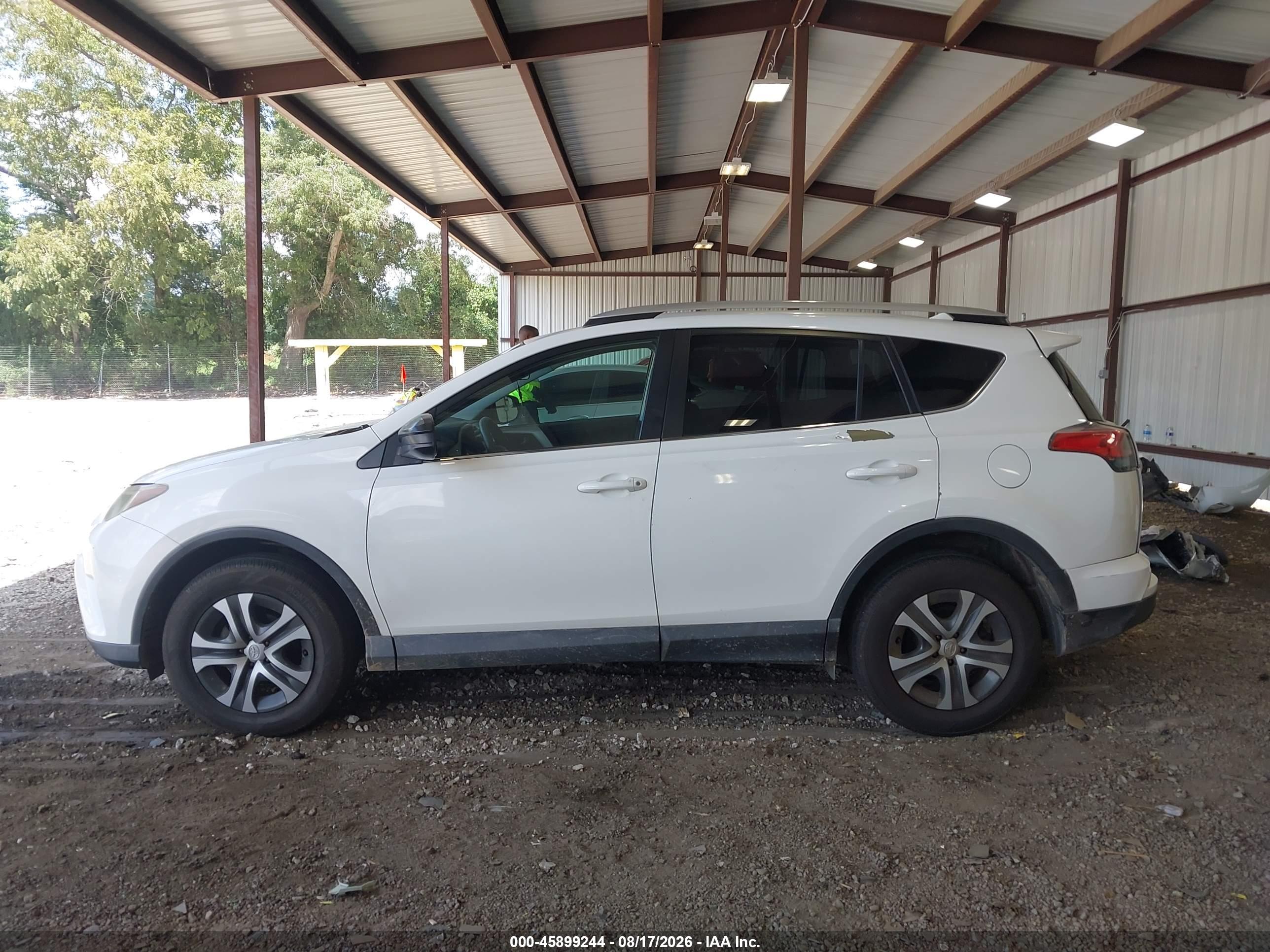 2016 TOYOTA RAV4 LE