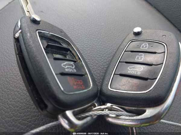 2017 HYUNDAI SANTA FE SE