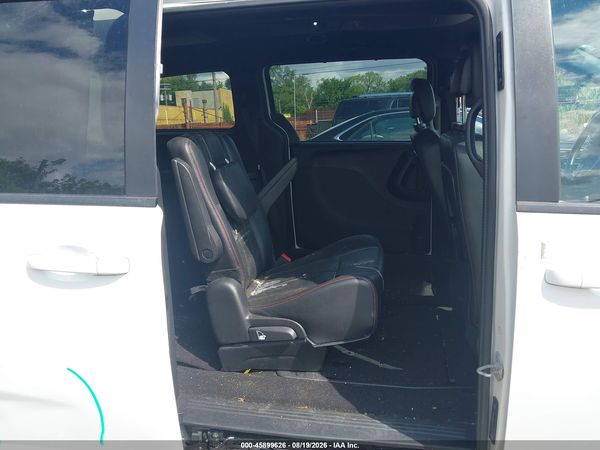 2019 DODGE GRAND CARAVAN GT — I8