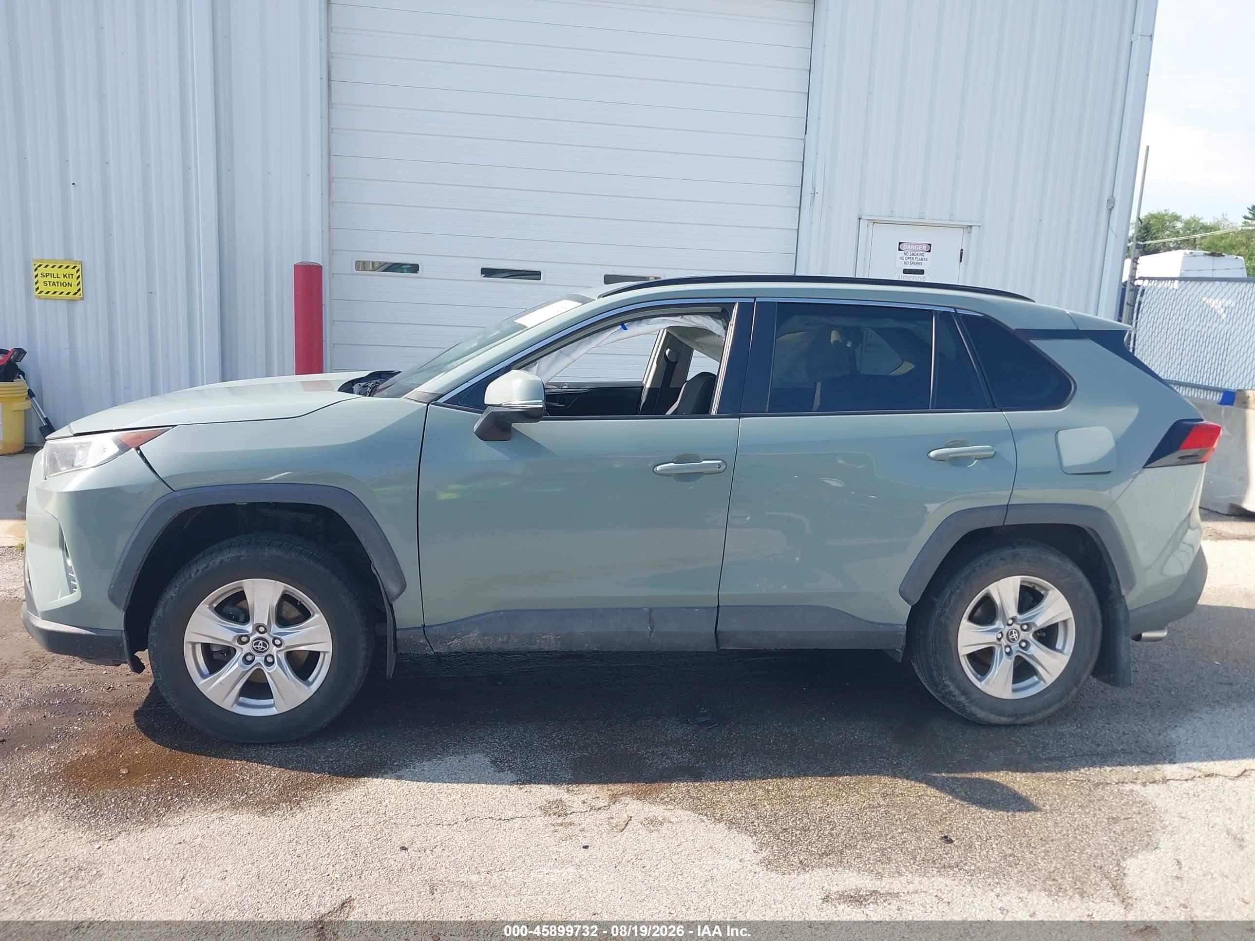 2019 TOYOTA RAV4 XLE