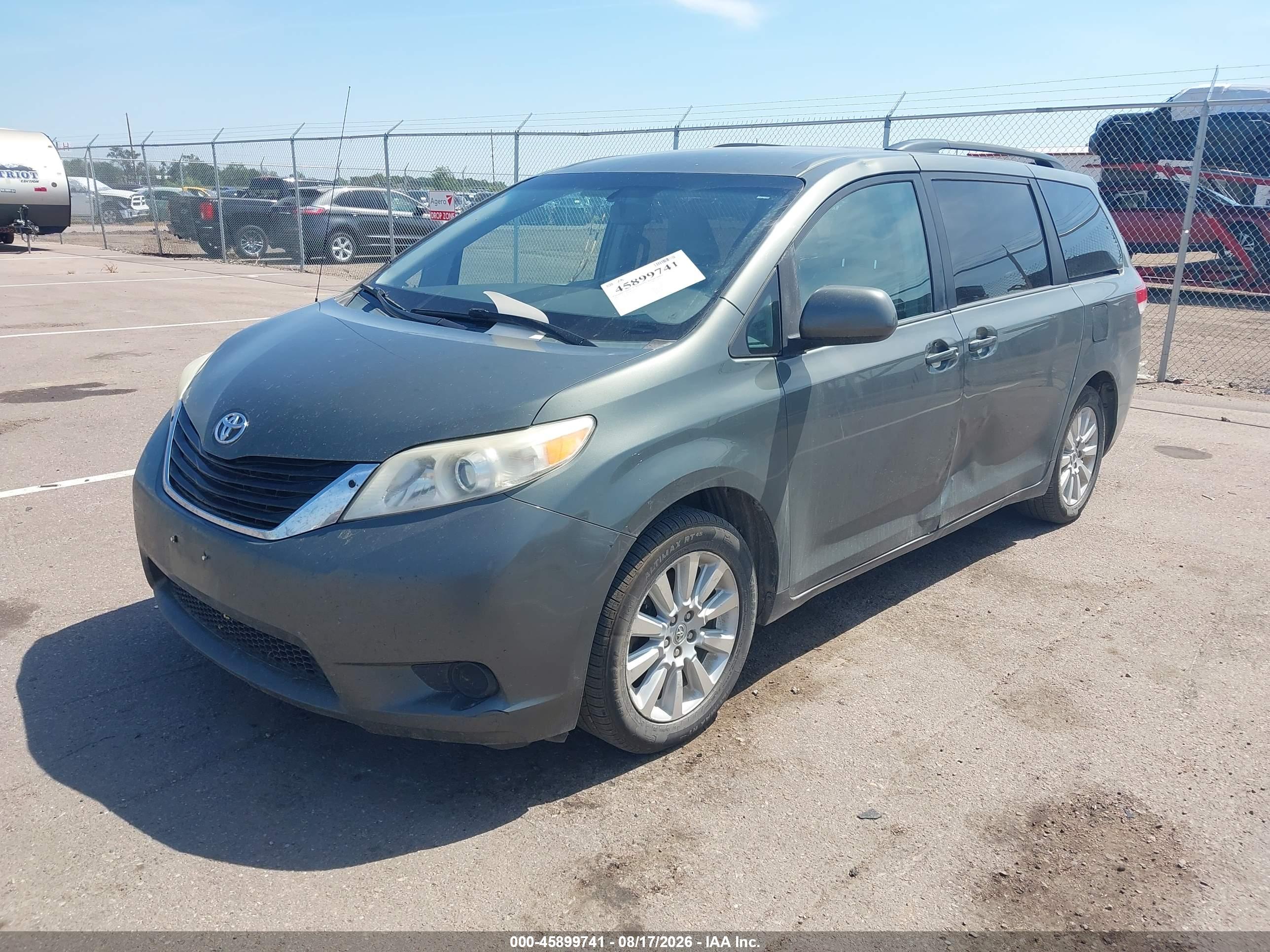 2013 TOYOTA SIENNA LE 7 PASSENGER — I2