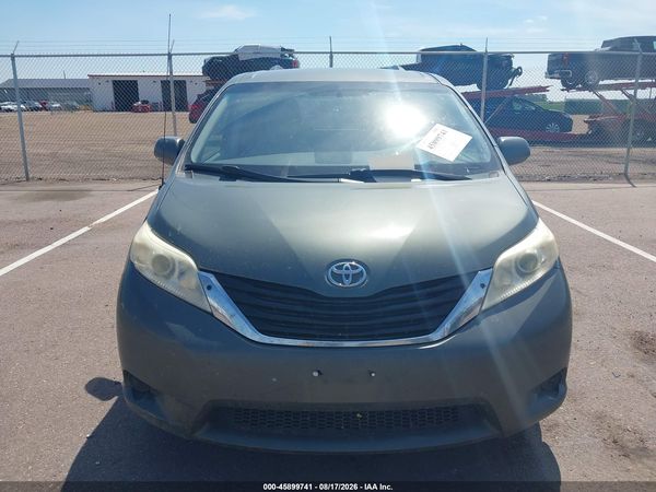2013 TOYOTA SIENNA LE 7 PASSENGER — I115