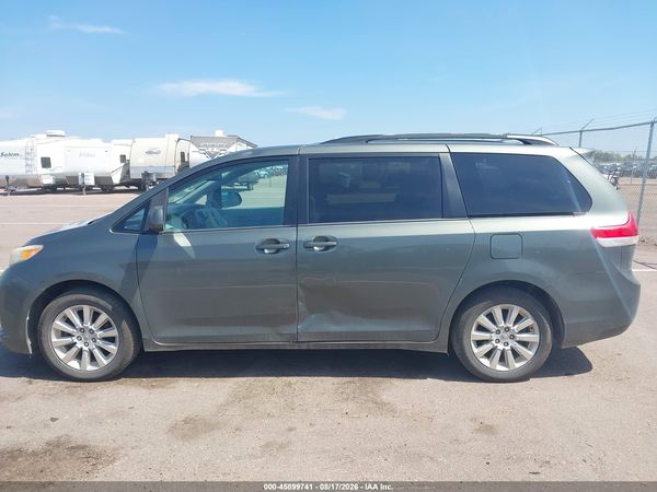 2013 TOYOTA SIENNA LE 7 PASSENGER — I117