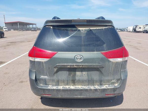 2013 TOYOTA SIENNA LE 7 PASSENGER — I119