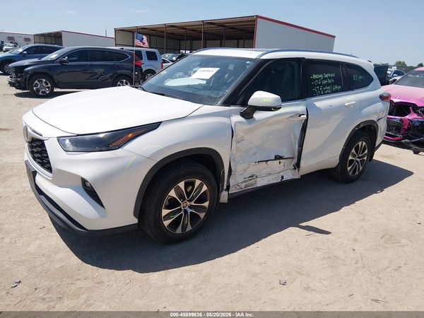 2021 TOYOTA HIGHLANDER XLE