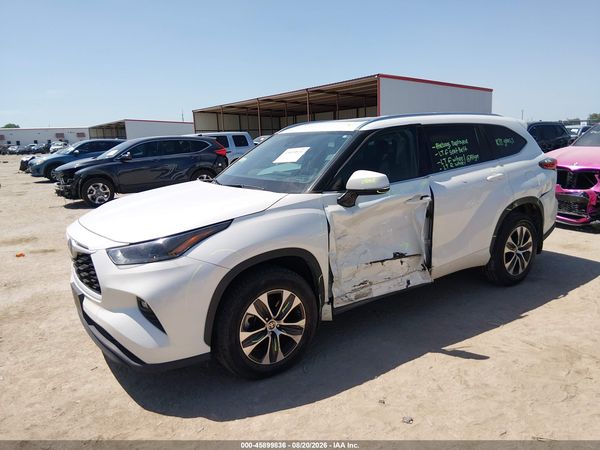 2021 TOYOTA HIGHLANDER XLE