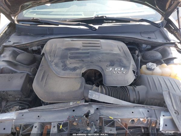 2016 CHRYSLER 300 300S — I10