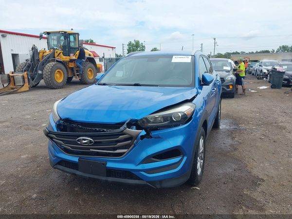 2016 HYUNDAI TUCSON SE