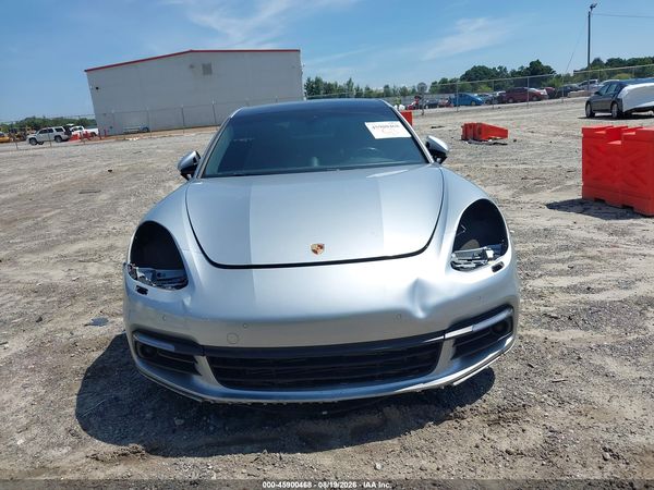 2017 PORSCHE PANAMERA 4