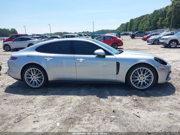 2017 PORSCHE PANAMERA 4