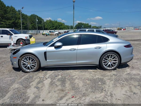 2017 PORSCHE PANAMERA 4