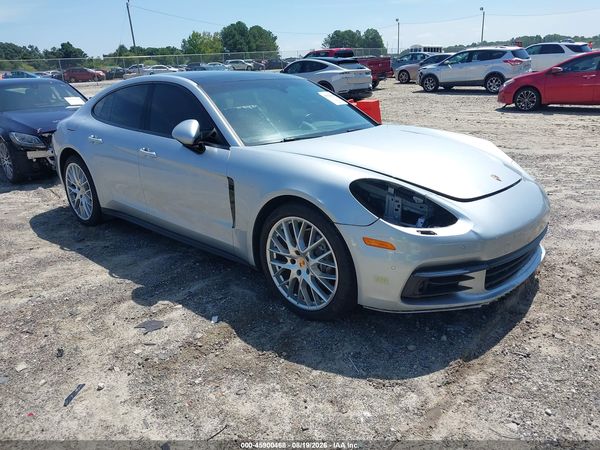 2017 PORSCHE PANAMERA 4