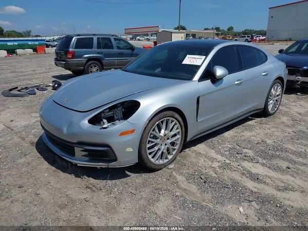 2017 PORSCHE PANAMERA 4