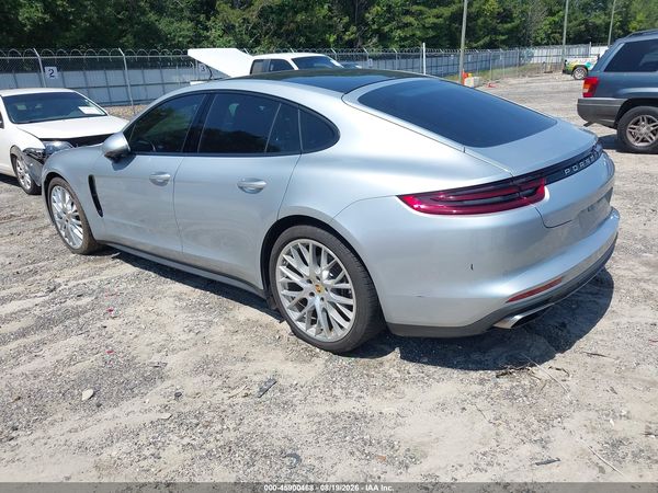 2017 PORSCHE PANAMERA 4
