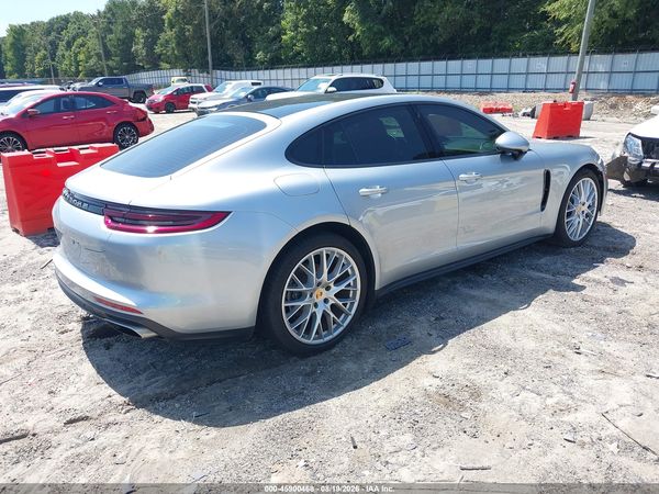 2017 PORSCHE PANAMERA 4