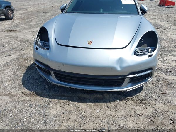 2017 PORSCHE PANAMERA 4