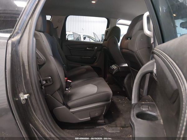 2015 CHEVROLET TRAVERSE LT — I8