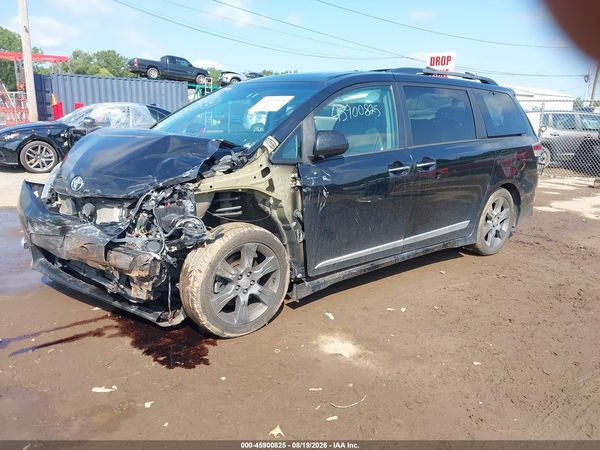 2016 TOYOTA SIENNA — I2