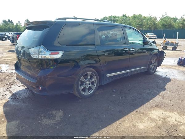 2016 TOYOTA SIENNA SE 8 PASSENGER — I4