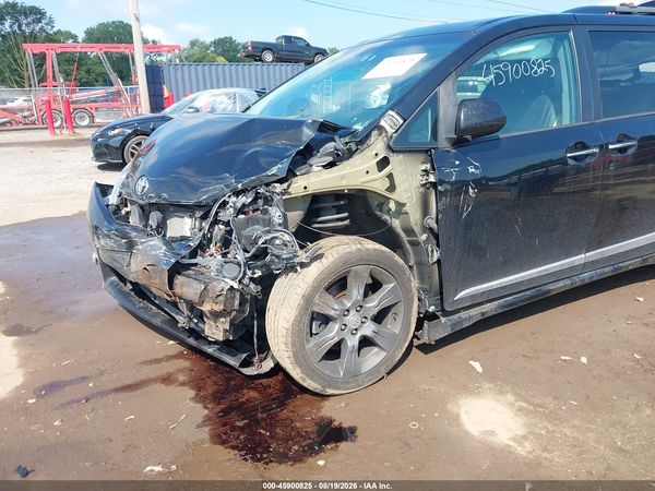 2016 TOYOTA SIENNA SE 8 PASSENGER — I6