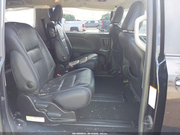 2016 TOYOTA SIENNA SE 8 PASSENGER — I8