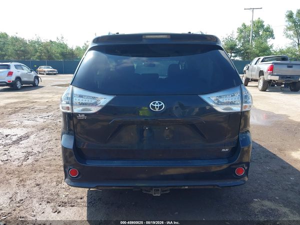2016 TOYOTA SIENNA SE 8 PASSENGER — I119
