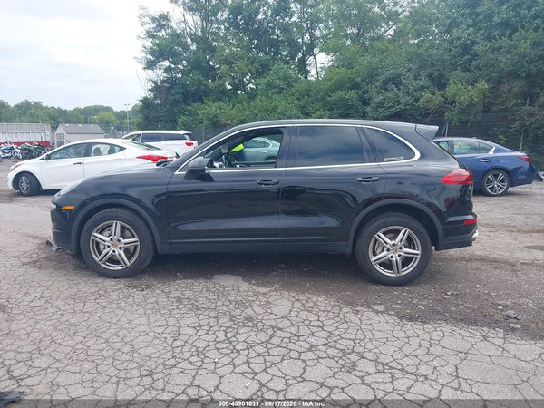 2017 PORSCHE CAYENNE S