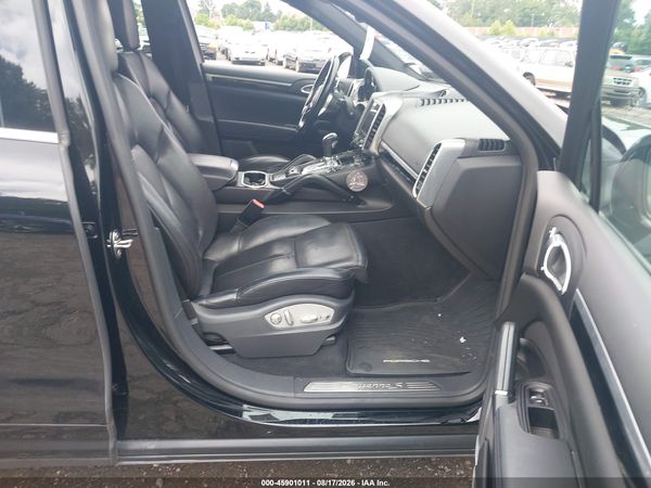 2017 PORSCHE CAYENNE S