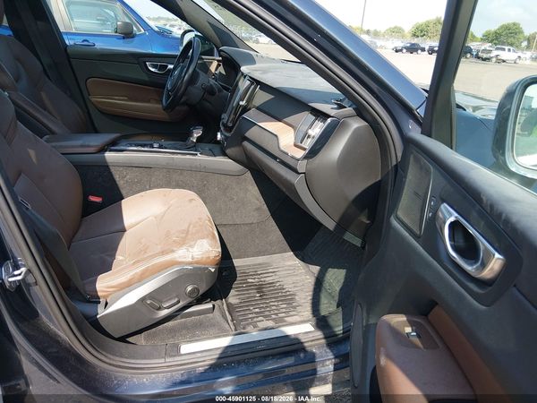 2021 VOLVO XC60 T5 MOMENTUM