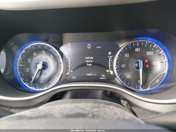 2022 CHRYSLER PACIFICA TOURING L — I7